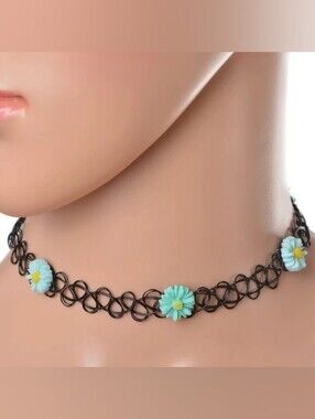 Daisy Choker Necklace
